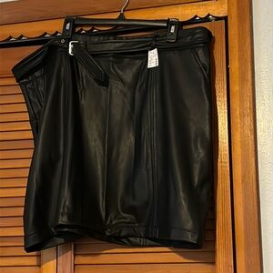 NWT Maurices Plus size 22W “pleather” skirt